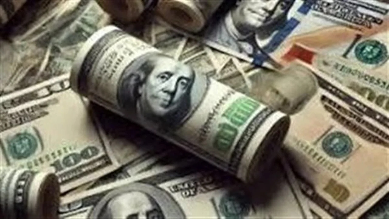 تغيرات سعر الدولار في الأسواق المحلية عقب تسجيل آخر ارتفاع للعملة الأمريكية